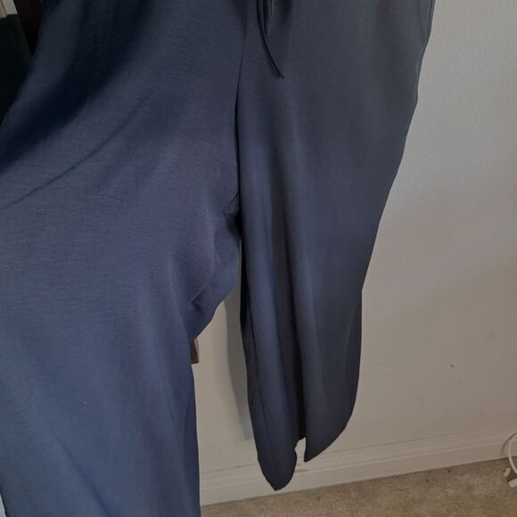 Vince Camuto Women’s Navy Sleeveless Wide Leg Jumpsuit Size L Tie Waist Pockets - Picture 3 of 7